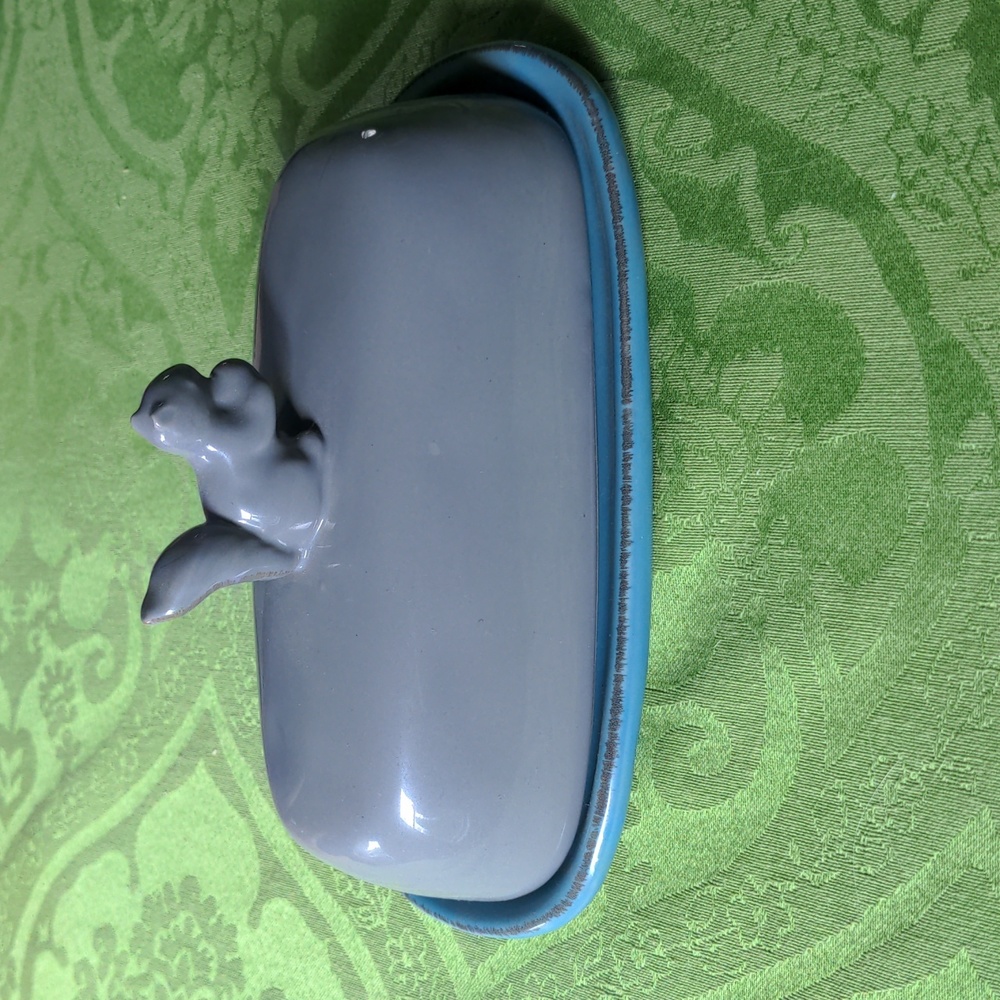 Butter dish with squirrel gray and blue